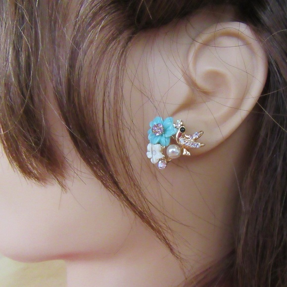 Aqua & white flower cluster pierced earrings with bird and rhinestones - NOS - Picture 1 of 5